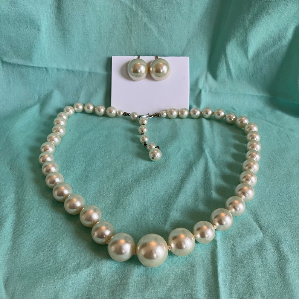 Vintage Faux Pearl Necklace & Clip On Earring Set